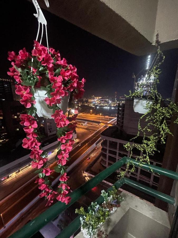 Hostel Dxb Backpackers Executive Dubai Exterior foto