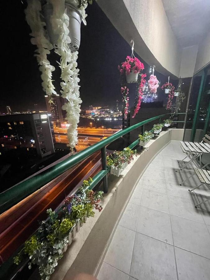 Hostel Dxb Backpackers Executive Dubai Exterior foto